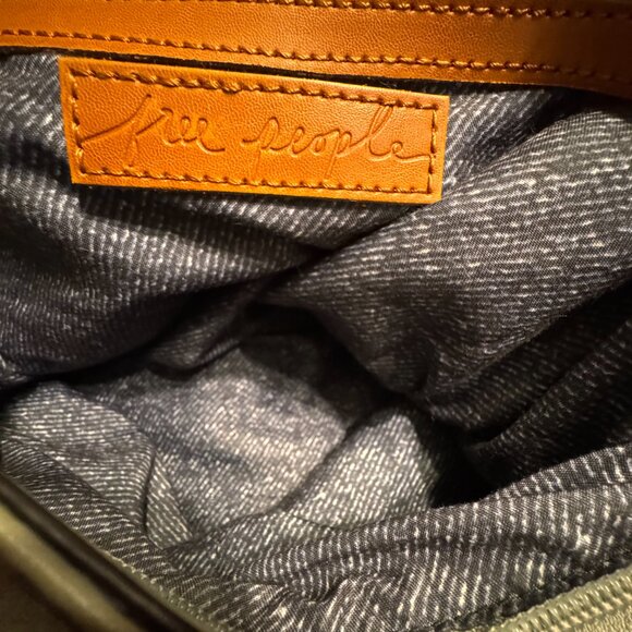 Free People Moda Luxe Sage Messenger bag 12x14 Crossbody - Picture 5 of 6